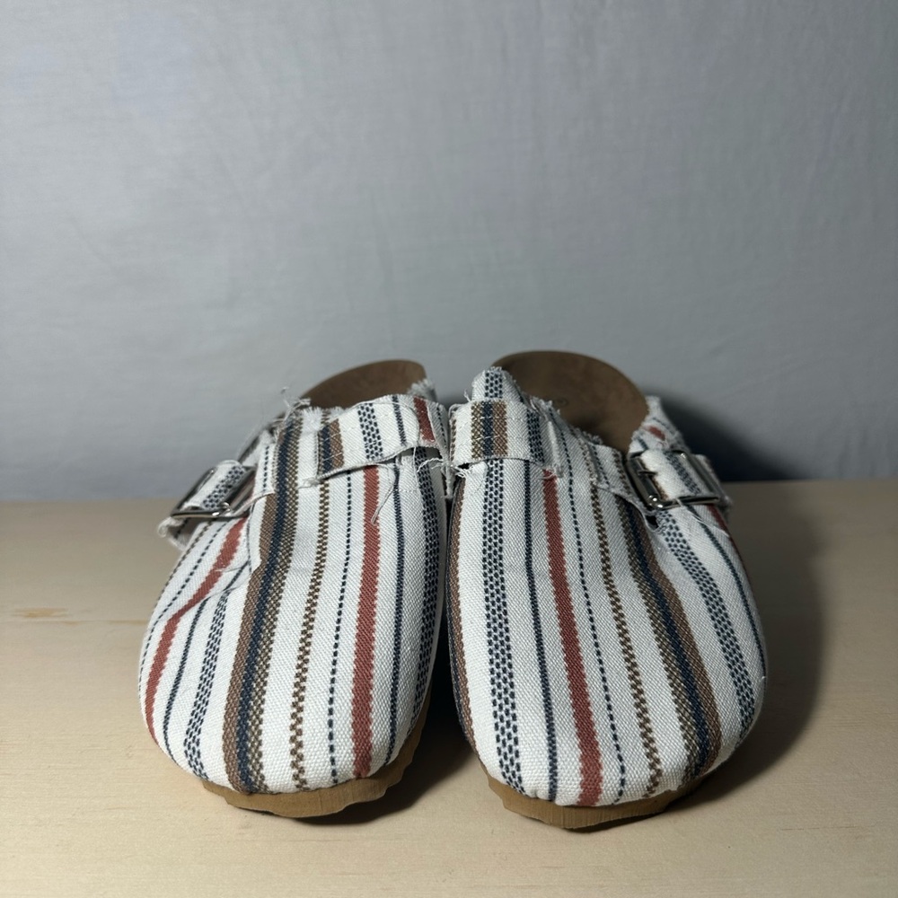 NEVER WORN - Western style clogs